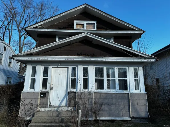 1022 Lawndale Ave, South Bend, IN 46628