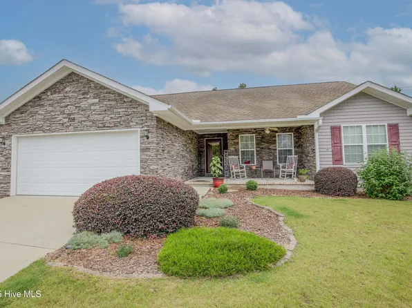 105 Lightwater Court, Aberdeen, NC 28315