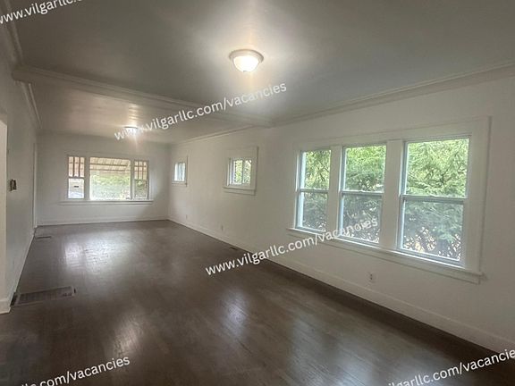 3rd image of 4620 Johnson St