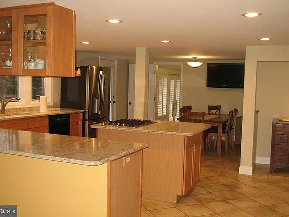 3rd image of 6221 Tilden Ln