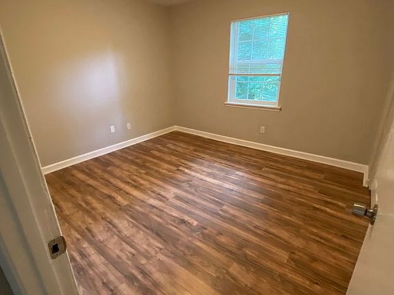 4th image of 614 Davie Ave APT D