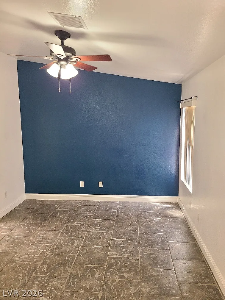 3 bed, 2.0 bath, 1252 sqft, $1,797 — Photo 4