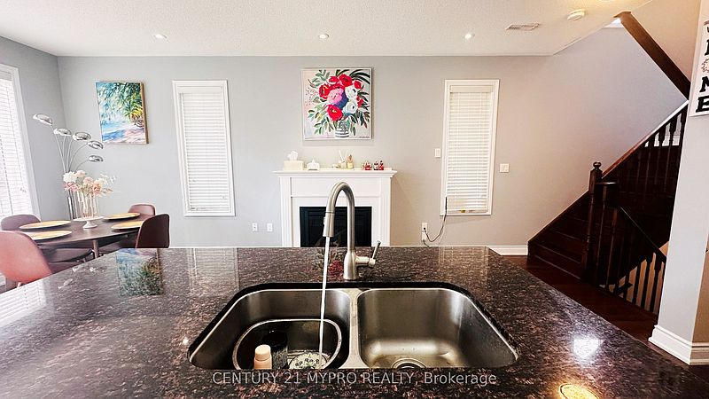Richmond Hill Townhouse for rent - 4 Bedrooms — photo 16