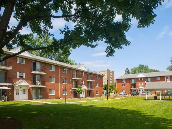 St Charles Court Apartments