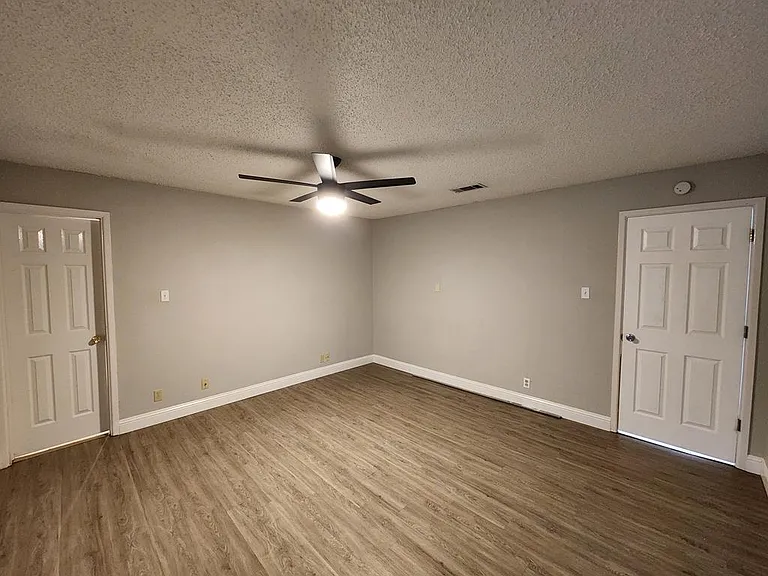 1805 Magnolia Ave — Photo 35