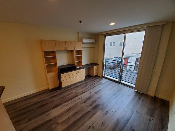4th image of 609 Broadway #214