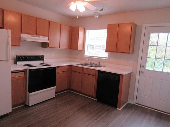 3rd image of 2120 Brandymill Ln
