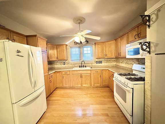 3rd image of 3601 N 42nd STREET