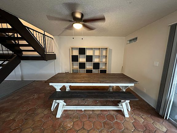 Dining Room (table and cubbies available based on renter preference)