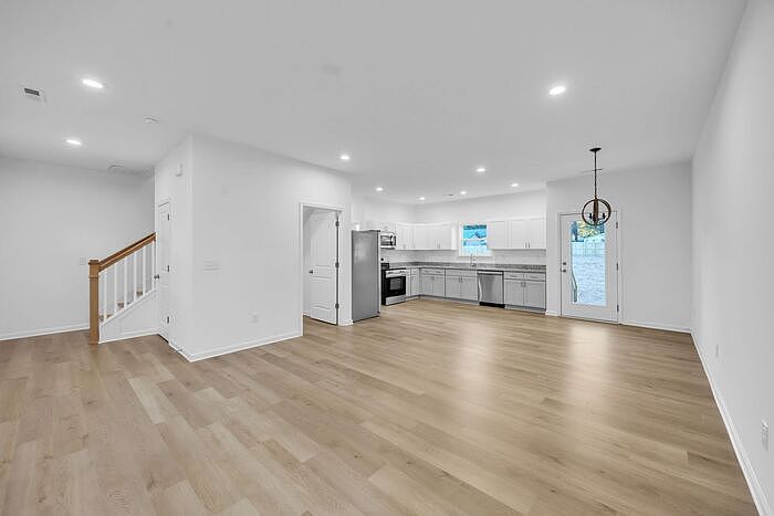1st image of 1006 Florida Ave