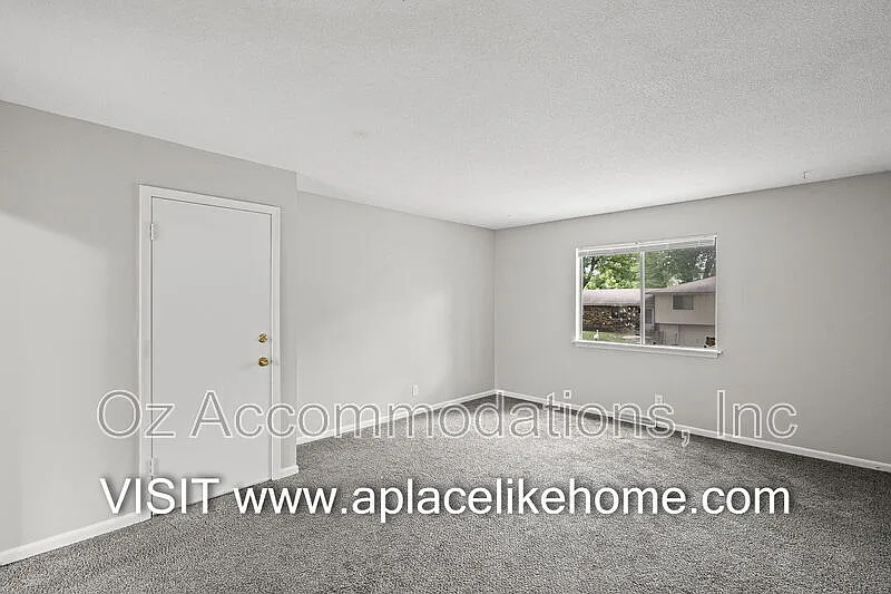 2 bed, 1.0 bath, 755 sqft, $1,050 — Photo 4