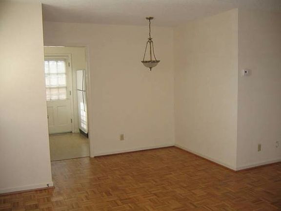 5th image of 1002 Willow Dr APT 88