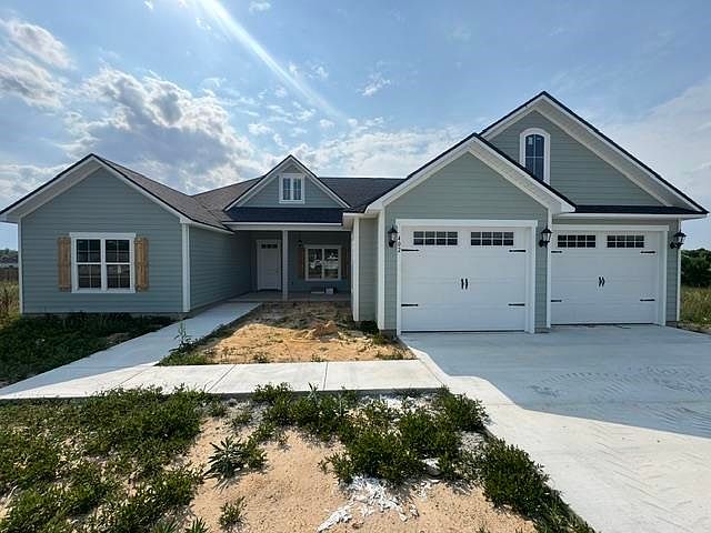 1st image of 402 Bailey Cir