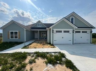 402 Bailey Cir, Thomasville, GA 31757
