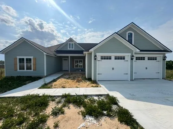 402 Bailey Cir, Thomasville, GA 31757