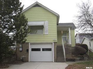 402 W Oak St, Kewanee, IL 61443