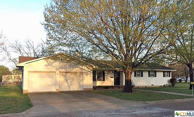 1st image of 201 Shady Ln