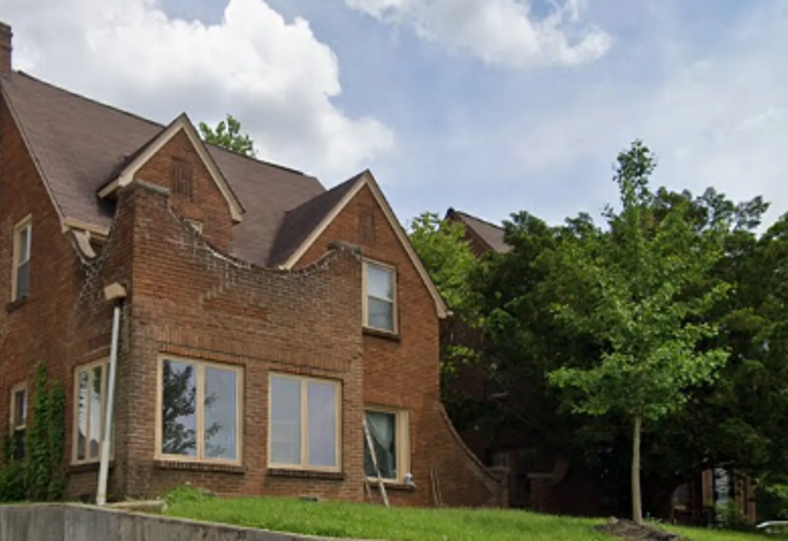 1503 S. Walnut — Photo 2