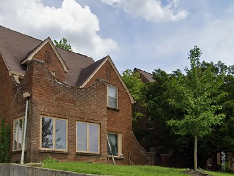 1503 S Walnut St — Photo 11