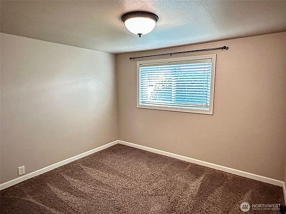 5th image of 1215 W Plum Street