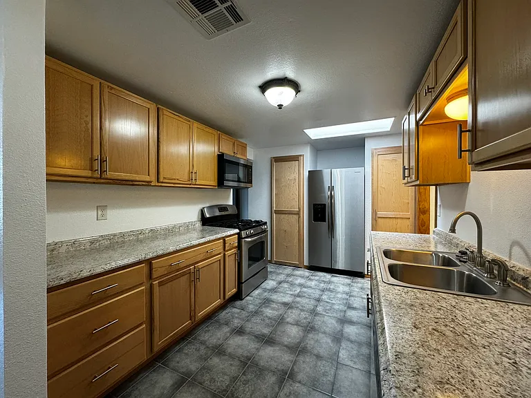 908 Faye Pl NE — Photo 6