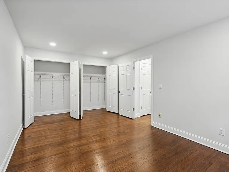 Riverview Terrace Apartments — Photo 10