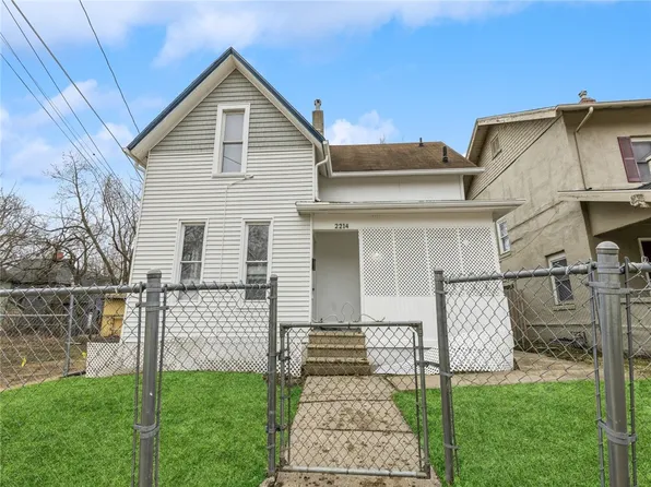 2214 Carpenter Ave, Des Moines, IA 50311