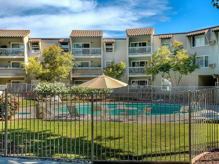 1087 Murrieta Blvd #1XX — Photo 2