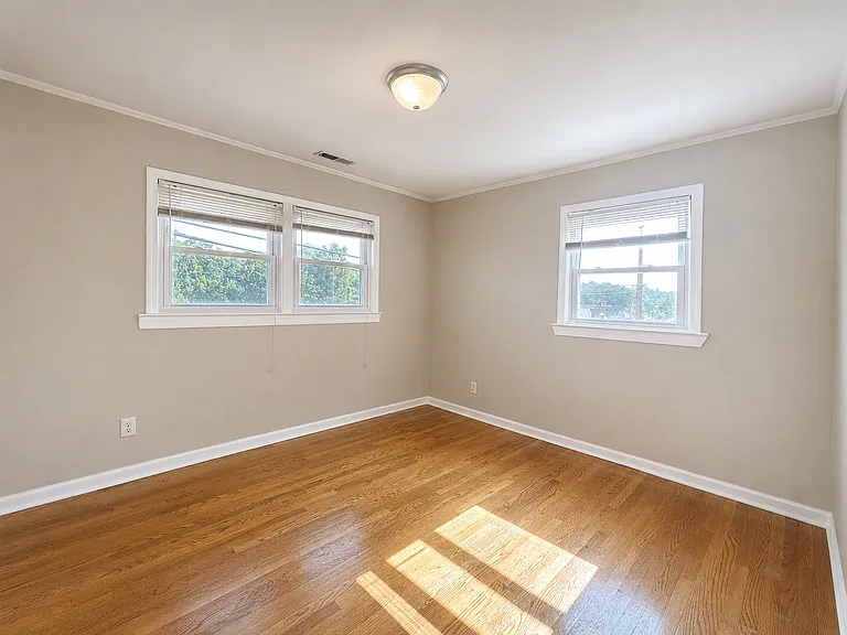 705 Depot St NE — Photo 8