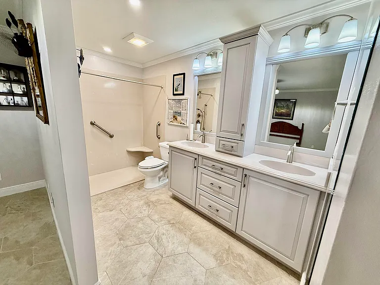 916 Savannas Point Dr #B — Photo 24