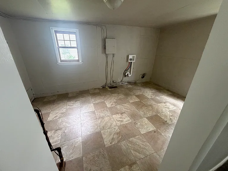 446 W Canal St — Photo 12