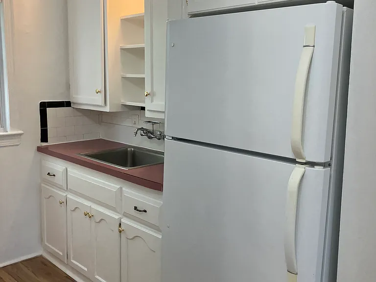 710 22nd St S #4 — Photo 9