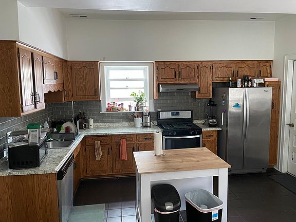 2nd image of 4747 N Kenmore Ave APT 2