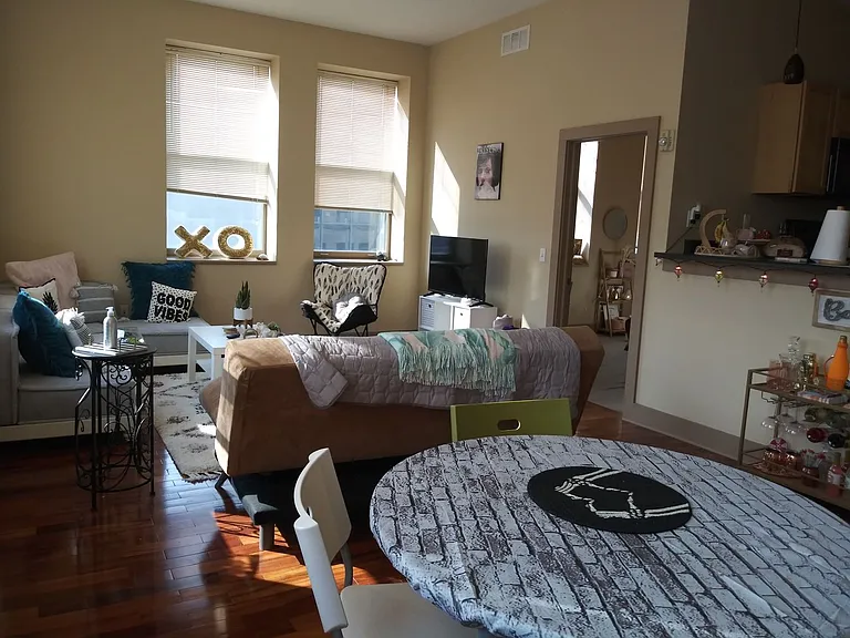 103 N College Ave — Photo 16