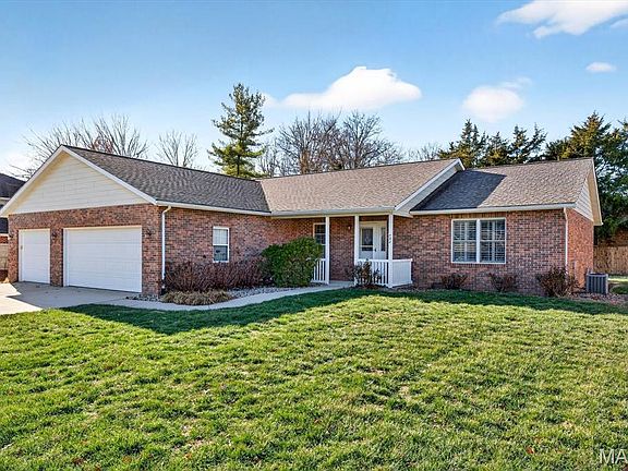 2nd image of 428 Meadowlark Ln