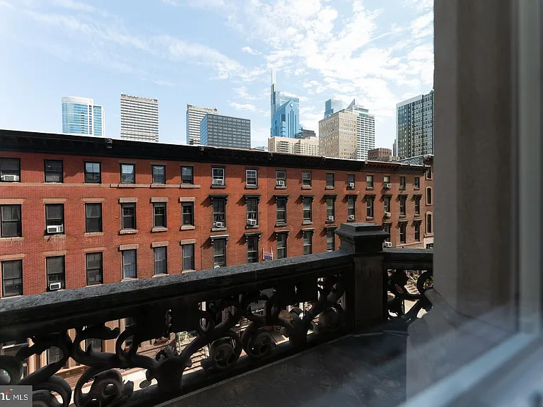 2020 Walnut St #2032 — Photo 10