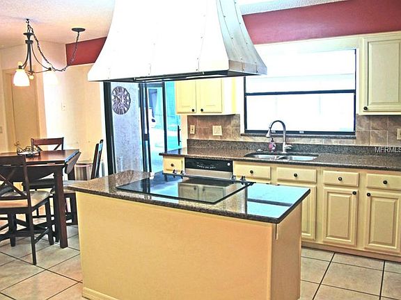 3rd image of 340 W Hornbeam Dr