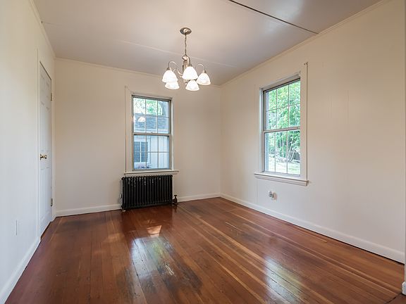 4th image of 96 2nd St