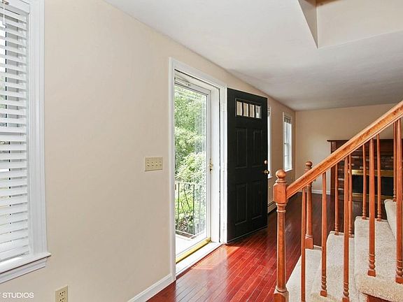 3rd image of 12 Welton Dr