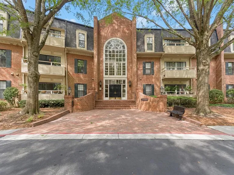 25312 Plantation Dr NE — Photo 1