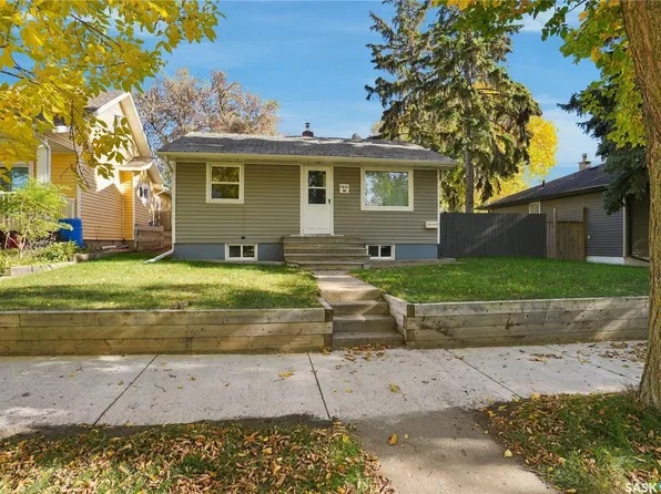 1462 94th Street, North Battleford, SK S9A 0E5