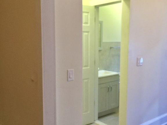 3rd image of 3450 43rd St APT 1L