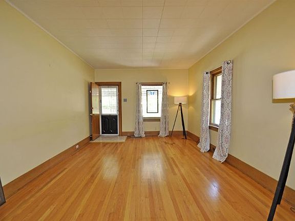 5th image of 921 Wilber St