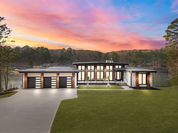 704 Russell St, Sanford, NC 27330