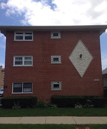 2nd image of 3553 N Neenah Ave