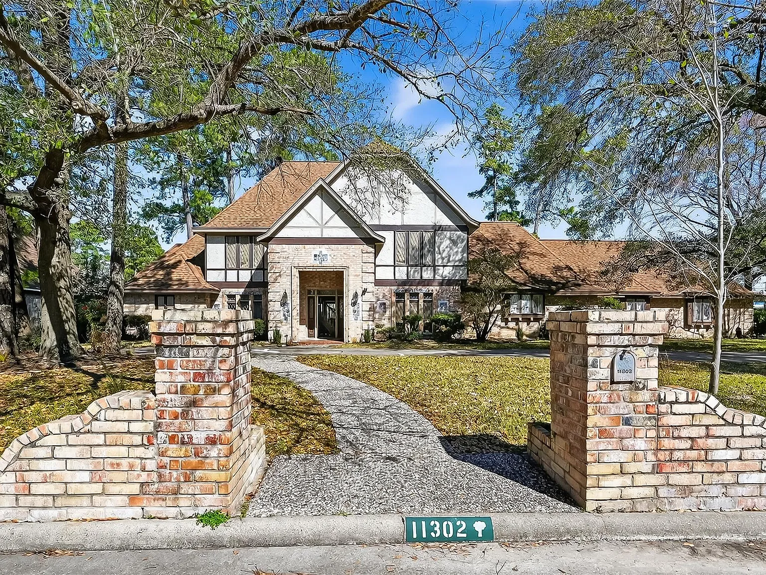 4 bed, 3.5 bath, 3796 sqft, $3,650 — Photo 1