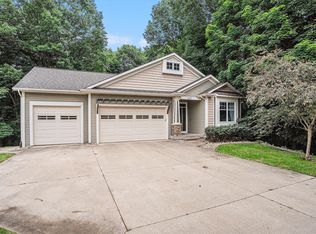 6404 Destin Ct, Saugatuck, MI 49453