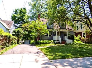 60 Ellenwood Ave, Bedford, OH 44146