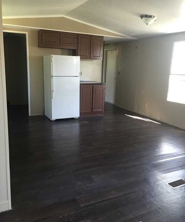 2nd image of 3400 Nne Loop 323 Trlr 19