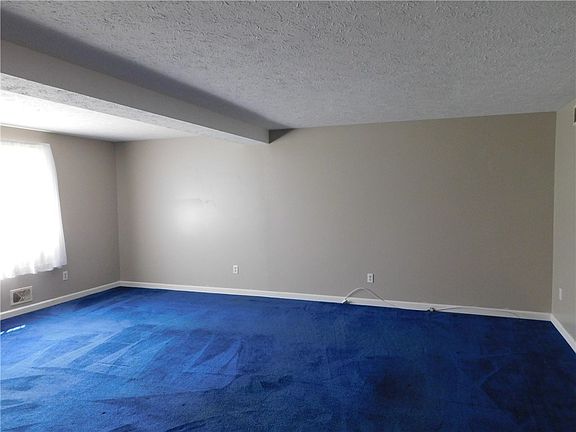 3rd image of 24 Aconbury Dr